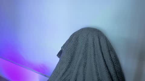 Snapshot of dreambooo_ chatting on 05/02/26, 11:48 C A M I L A online show from 05/02/26, 11:48