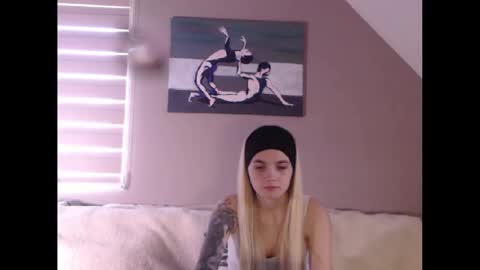 A girl online show from 01/07/25, 07:20