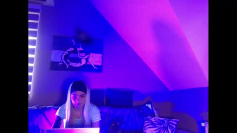 A girl online show from 01/28/25, 10:45