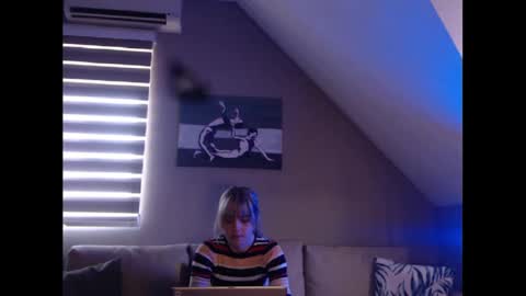 A girl online show from 02/11/25, 11:21