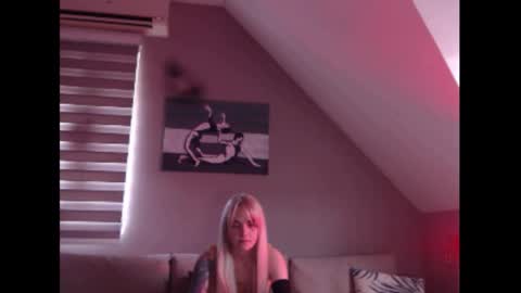 A girl online show from 03/12/25, 11:20