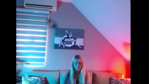 A girl online show from 10/13/25, 07:19