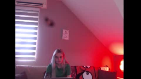 A girl online show from 03/02/26, 08:21