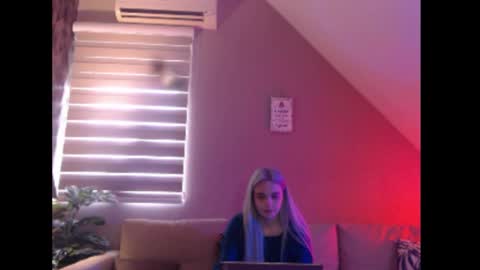 A girl online show from 03/27/26, 07:58