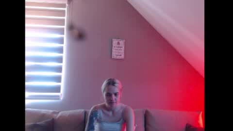 Snapshot of dreamcatcherfantasy chatting on 06/22/26, 07:27 A girl online show from 06/22/26, 07:27