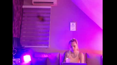 Snapshot of dreamcatcherfantasy chatting on 06/24/26, 07:29 A girl online show from 06/24/26, 07:29