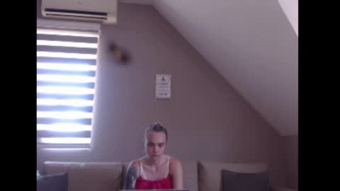 Snapshot of dreamcatcherfantasy chatting on 06/29/26, 10:15 A girl online show from 06/29/26, 10:15