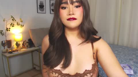 Snapshot of dreamgirlheaven chatting on 01/12/25, 06:49 Heaven online show from 01/12/25, 06:49