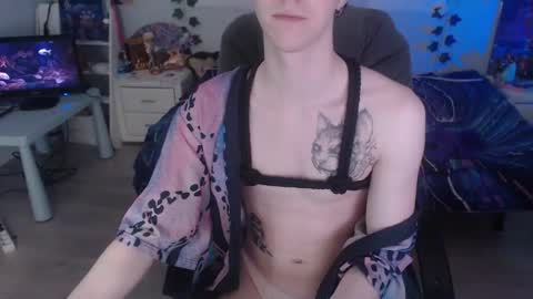 Snapshot of dreammaker_ chatting on 10/08/25, 05:49 Yukichi online show from 10/08/25, 05:49