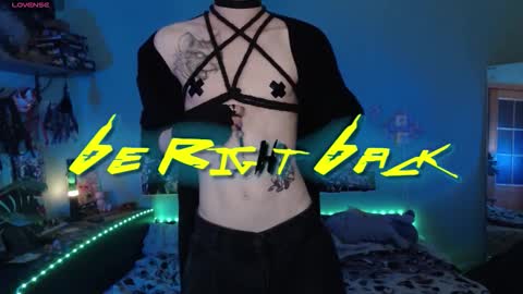 Snapshot of dreammaker_ chatting on 10/11/25, 04:01 Yukichi online show from 10/11/25, 04:01