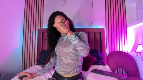 Snapshot of dreammatell_ chatting on 12/27/24, 02:58 Dream Matell online show from 12/27/24, 02:58