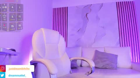 Snapshot of dreammatell_ chatting on 03/01/26, 03:30 Dream Matell online show from 03/01/26, 03:30