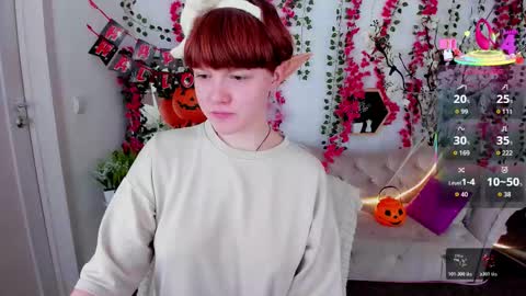 Snapshot of dreammyluna chatting on 10/26/25, 08:26 Luna online show from 10/26/25, 08:26