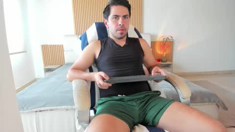 Snapshot of dreamsuxx chatting on 11/23/25, 07:24 Diego online show from 11/23/25, 07:24