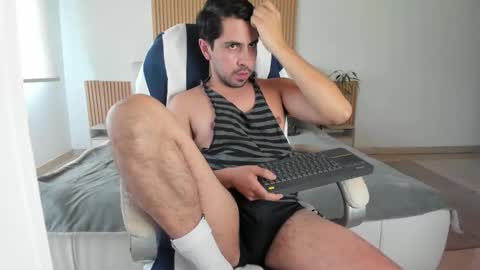 Snapshot of dreamsuxx chatting on 11/25/25, 09:48 Diego online show from 11/25/25, 09:48