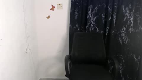 Snapshot of dreamy_wetpussy chatting on 04/06/26, 06:31 BEAUTY online show from 04/06/26, 06:31