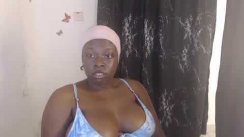 Snapshot of dreamy_wetpussy chatting on 06/17/26, 07:37 BEAUTY online show from 06/17/26, 07:37