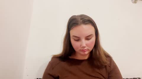 Snapshot of dreamyblushfairy chatting on 12/02/24, 03:25 Mila online show from 12/02/24, 03:25