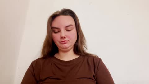 Snapshot of dreamyblushfairy chatting on 12/03/24, 10:28 Mila online show from 12/03/24, 10:28