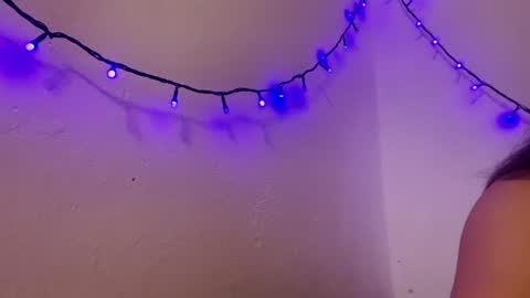 Snapshot of dreamyblushfairy chatting on 12/05/24, 07:27 Mila online show from 12/05/24, 07:27