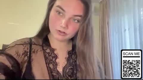 Snapshot of dreamyblushfairy chatting on 09/17/25, 02:41 Mila online show from 09/17/25, 02:41