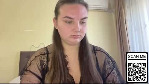 Snapshot of dreamyblushfairy chatting on 09/18/25, 07:10 Mila online show from 09/18/25, 07:10