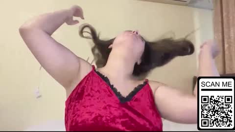 Snapshot of dreamyblushfairy chatting on 09/22/25, 06:04 Mila online show from 09/22/25, 06:04