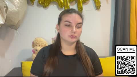 Snapshot of dreamyblushfairy chatting on 09/24/25, 03:15 Mila online show from 09/24/25, 03:15