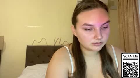 Snapshot of dreamyblushfairy chatting on 10/04/25, 02:59 Mila online show from 10/04/25, 02:59