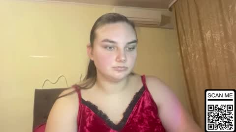 Snapshot of dreamyblushfairy chatting on 10/06/25, 03:31 Mila online show from 10/06/25, 03:31