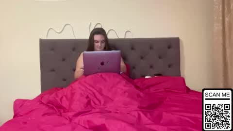 Snapshot of dreamyblushfairy chatting on 10/07/25, 03:20 Mila online show from 10/07/25, 03:20