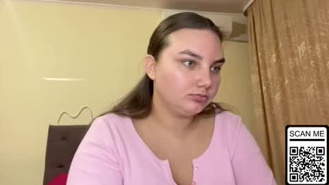 Snapshot of dreamyblushfairy chatting on 10/09/25, 03:43 Mila online show from 10/09/25, 03:43