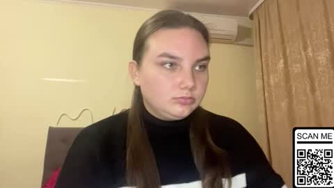 Snapshot of dreamyblushfairy chatting on 10/12/25, 04:11 Mila online show from 10/12/25, 04:11