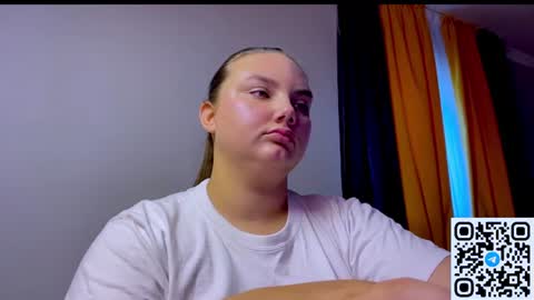 Snapshot of dreamyblushfairy chatting on 06/23/26, 03:54 Mila online show from 06/23/26, 03:54