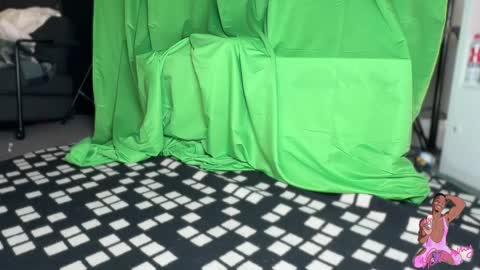 Snapshot of dreamybullxxx chatting on 01/06/25, 05:30 Dreamy online show from 01/06/25, 05:30