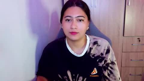 Snapshot of dreamycreamyst chatting on 04/16/26, 02:23 dreamycreamyst online show from 04/16/26, 02:23