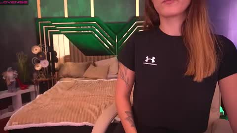 Lina online show from 12/19/24, 10:56