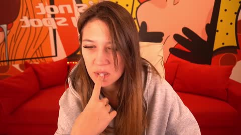 Lina online show from 01/02/25, 07:44