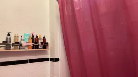 RIRI OR DREAMY online show from 12/10/24, 05:44