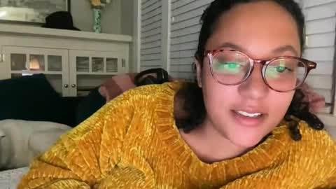 RIRI OR DREAMY online show from 02/10/25, 02:41