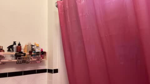 RIRI OR DREAMY online show from 02/11/25, 10:39