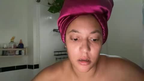 RIRI OR DREAMY online show from 12/19/25, 05:09