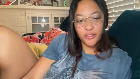 RIRI OR DREAMY online show from 05/03/26, 03:51