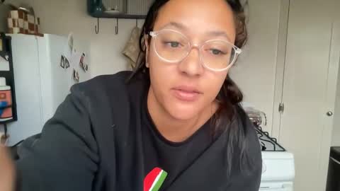 RIRI OR DREAMY online show from 05/05/26, 02:25