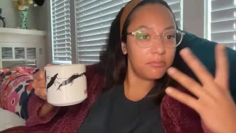 RIRI OR DREAMY online show from 05/19/26, 02:01