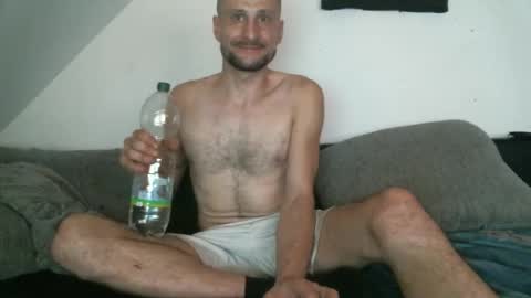 Snapshot of dresdenboy37 chatting on 09/14/25, 03:16 Ronny online show from 09/14/25, 03:16