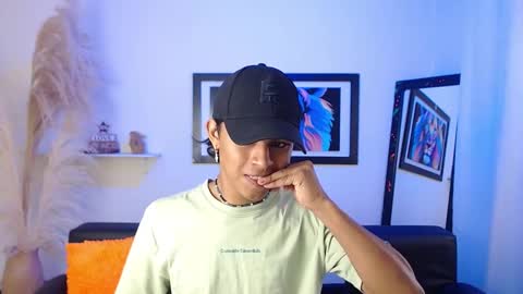 Snapshot of dreyk20 chatting on 09/19/25, 02:51 Dreyk online show from 09/19/25, 02:51