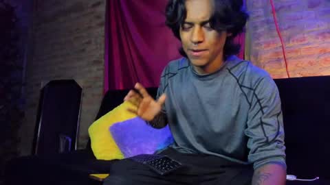 Snapshot of dreyk20 chatting on 04/11/26, 01:21 Dreyk online show from 04/11/26, 01:21