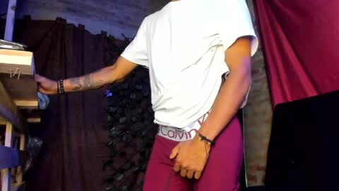 Snapshot of dreyk20 chatting on 04/22/26, 12:46 Dreyk online show from 04/22/26, 12:46