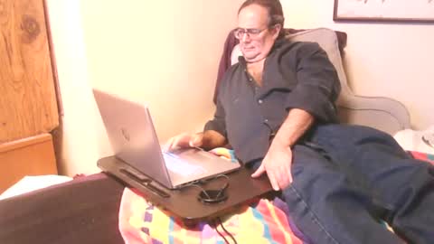 Dr. Feelgood online show from 01/01/25, 05:22